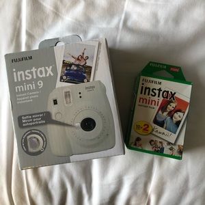 Brand Polaroid Instax mini 9